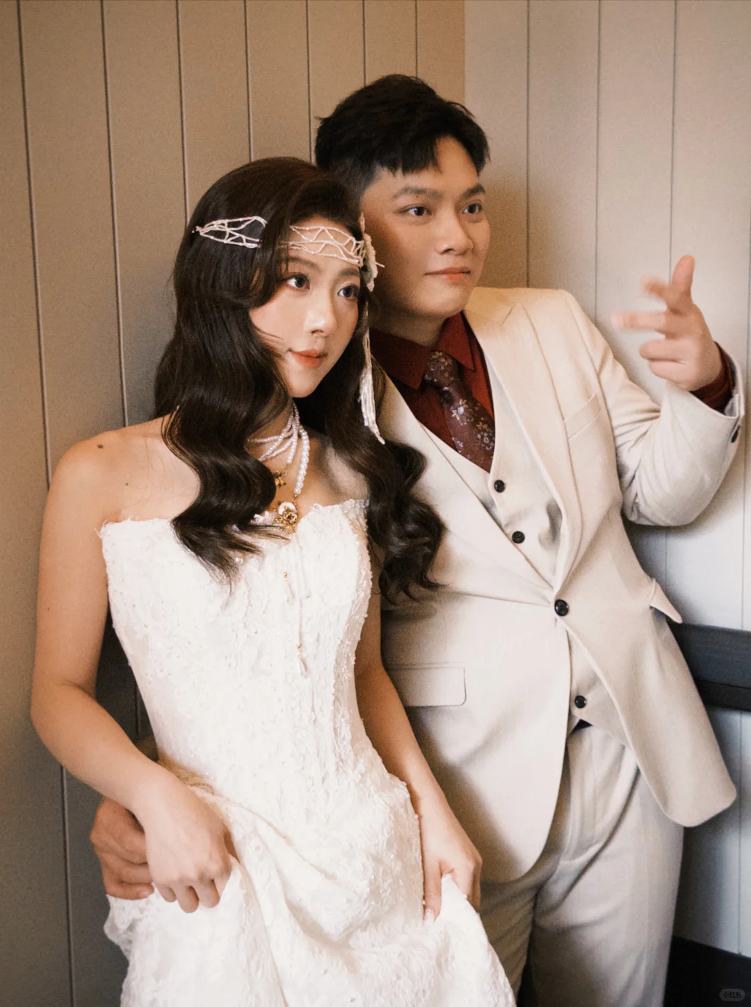 东莞婚纱礼服裙褂 婚礼 试纱 缎面蕾丝轻纱