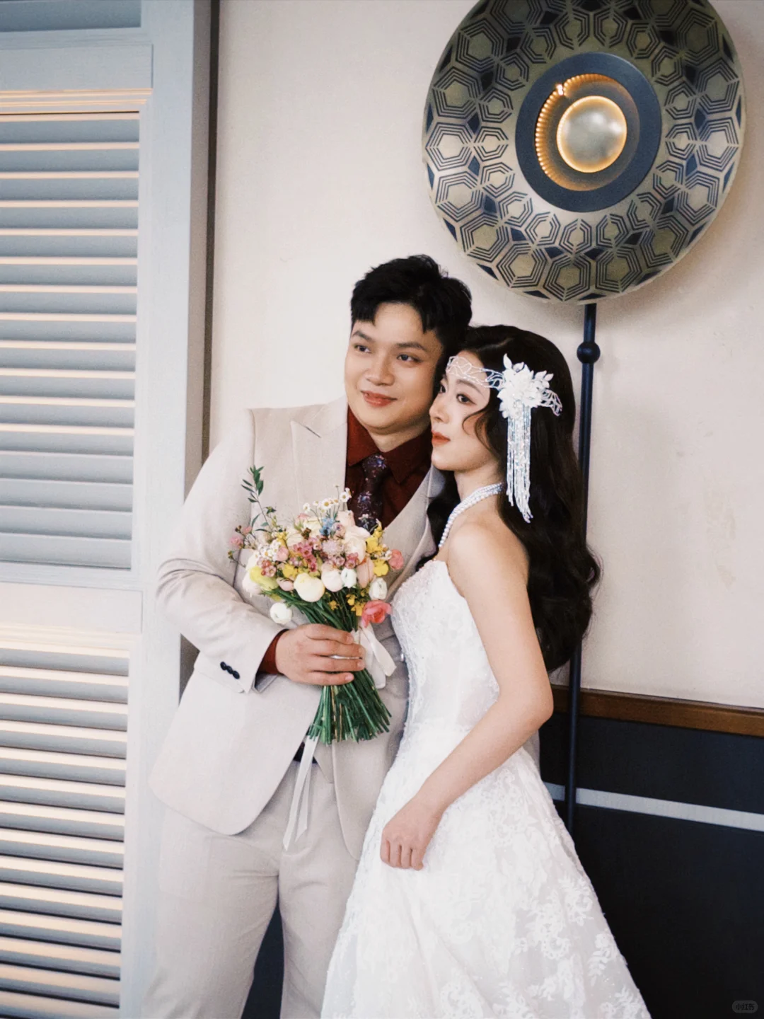 东莞婚纱礼服裙褂 婚礼 试纱 缎面蕾丝轻纱