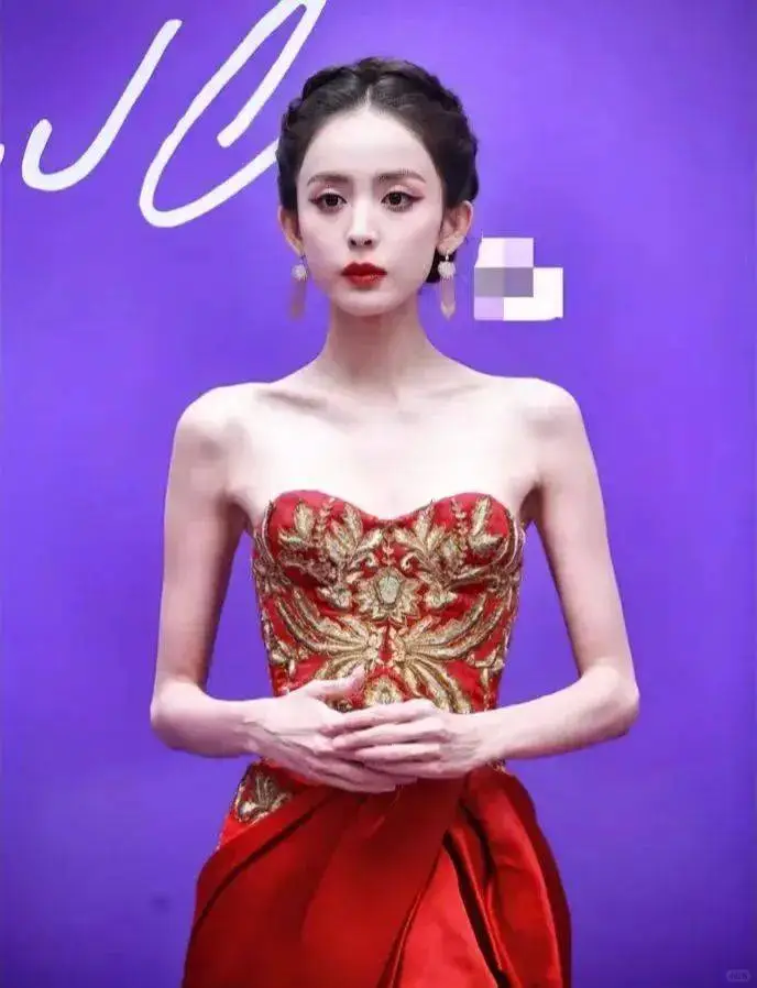 刘亦菲的健康美：引领新风尚，挑战“畸形审