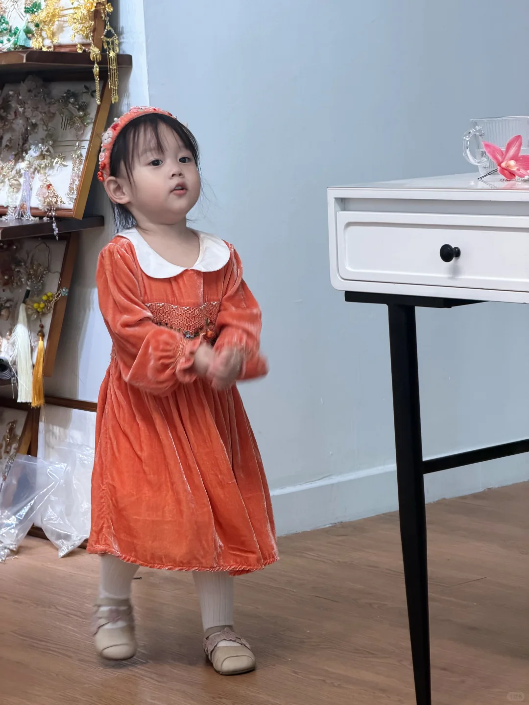 女鹅ootd 小女孩穿上桔裙子有多漂亮✨