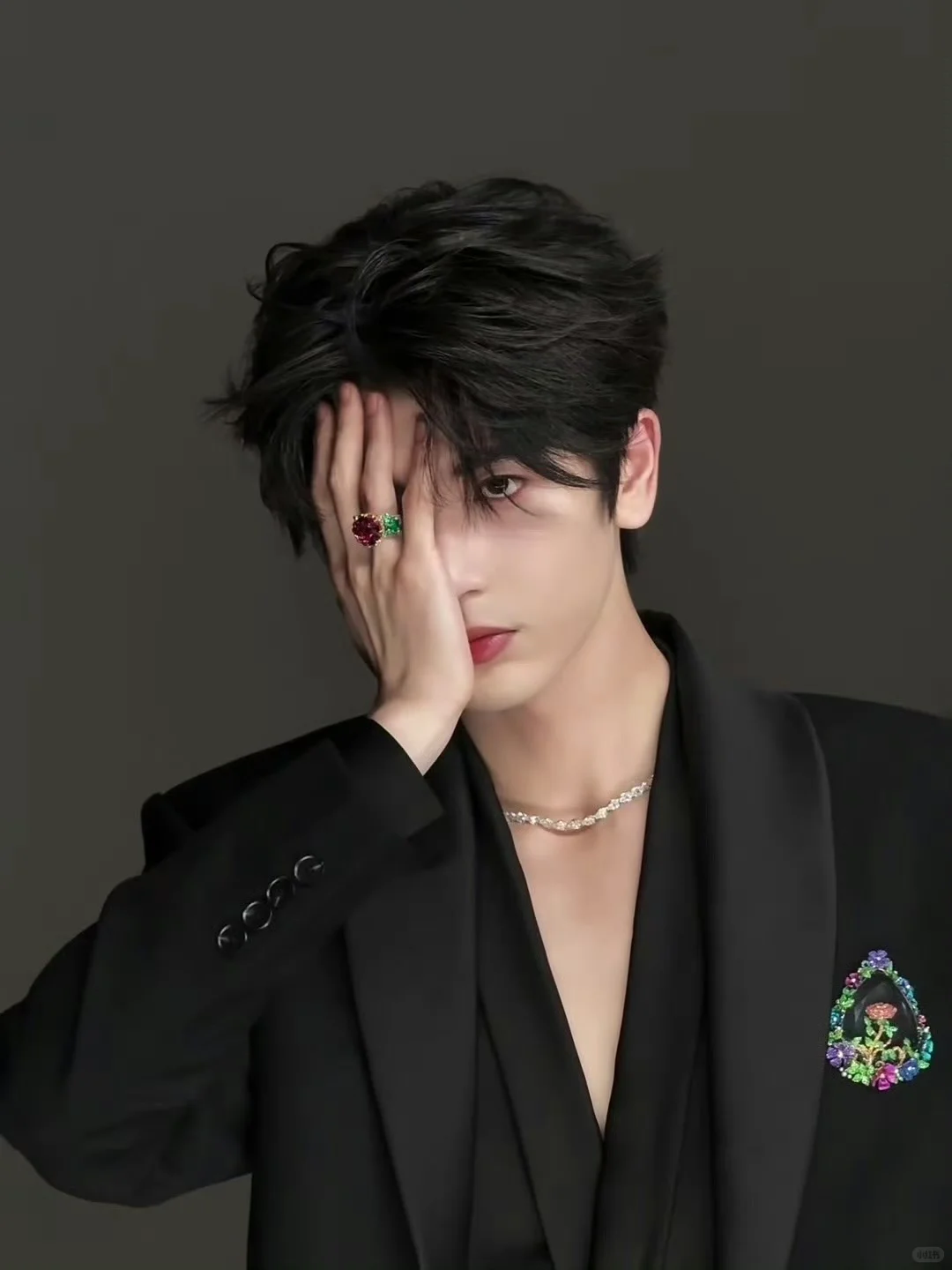 ✨谁懂啊！帅得我原地旋转三圈！