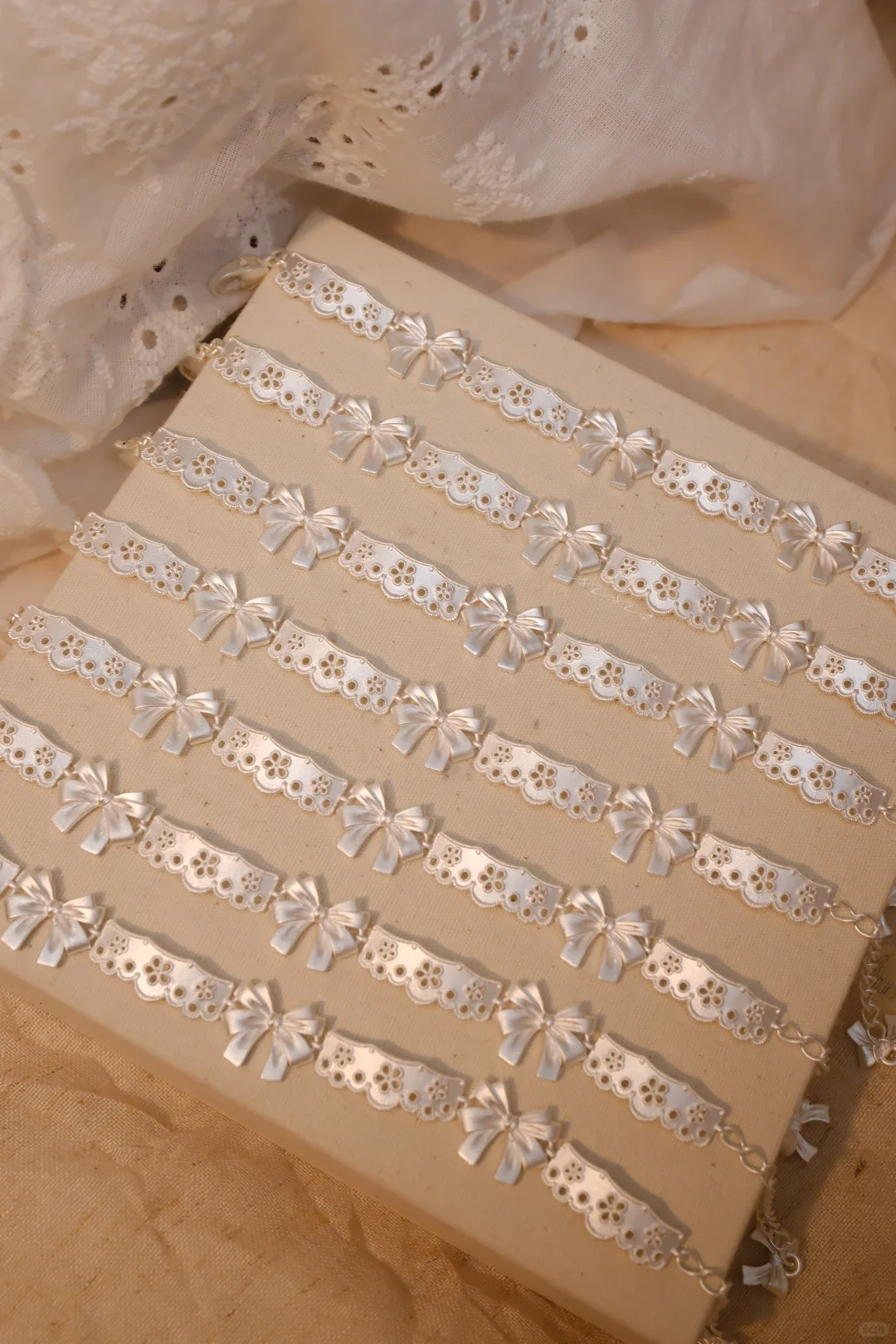 蕾丝蝴蝶结链镯明天新品上架啦