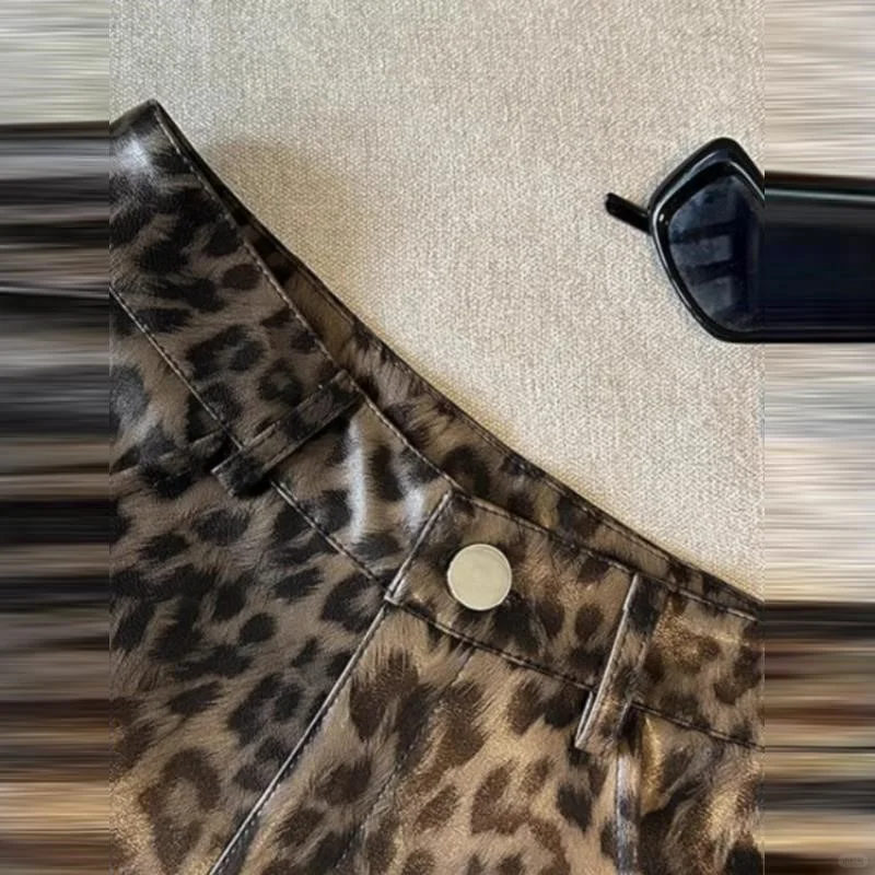 🐆豹纹PU皮热裤！小个子辣妹秋冬炸街