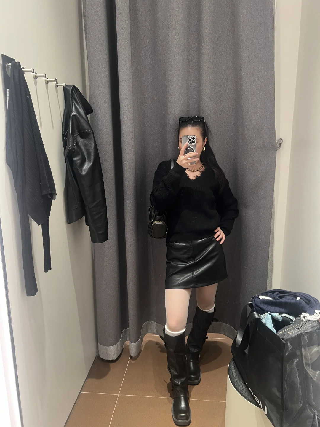 Ur|这件v领拼接蕾丝针织上衣好好看！