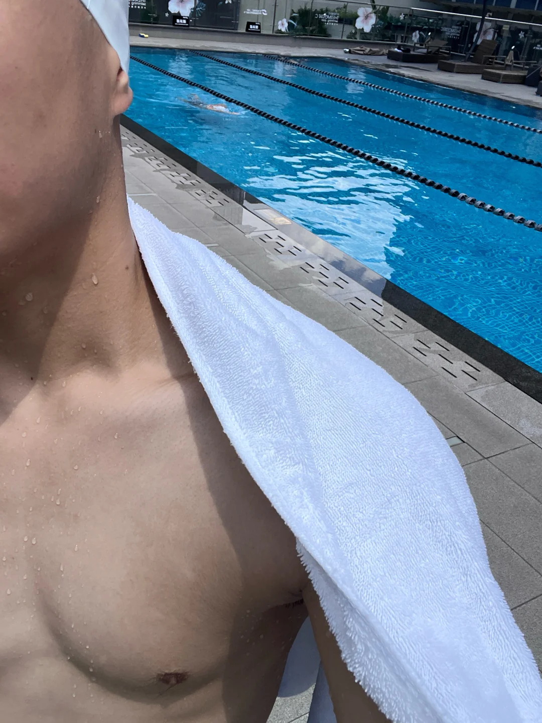 九月第1️⃣天不上班跟美女游泳