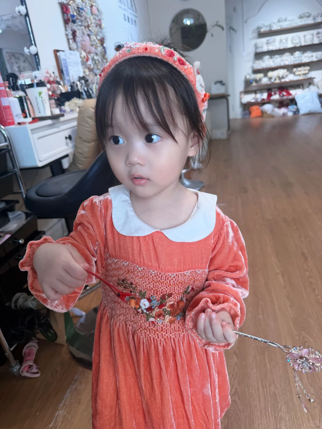 女鹅ootd 小女孩穿上桔裙子有多漂亮✨