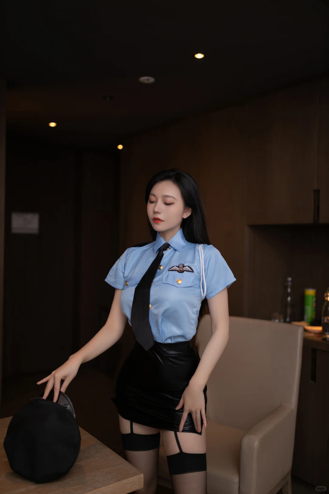 保安风的紧身皮裙好看吗？