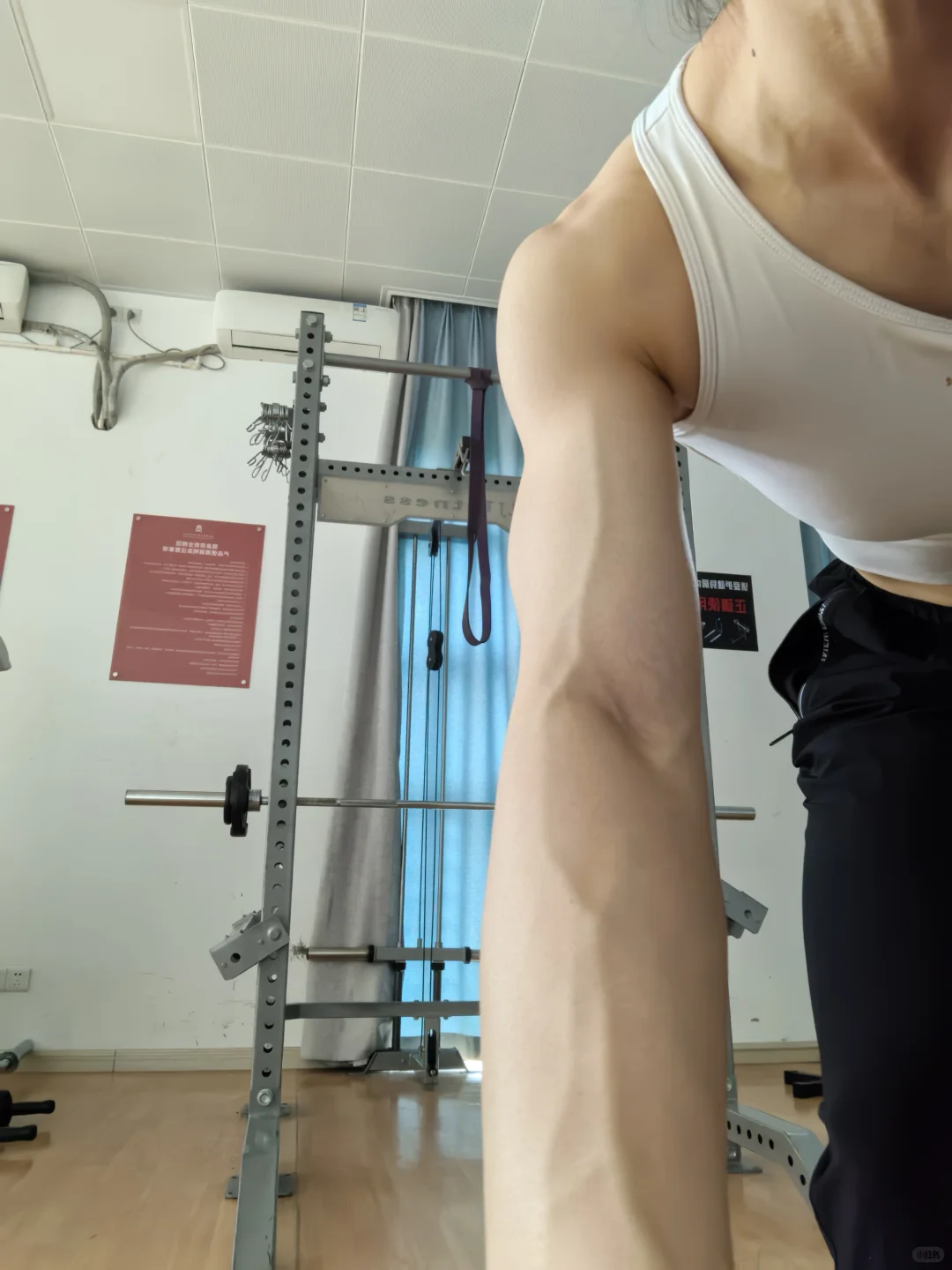 快拦住这个女人🤣