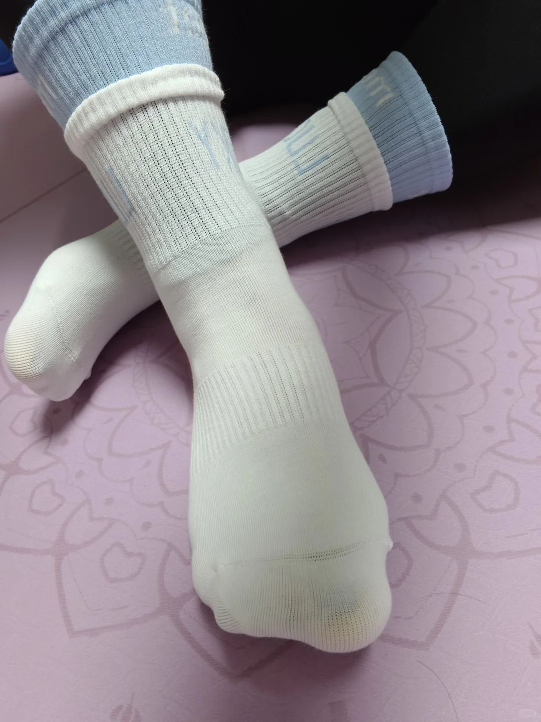 今日打卡~运动结束，瑜伽裤+白袜子