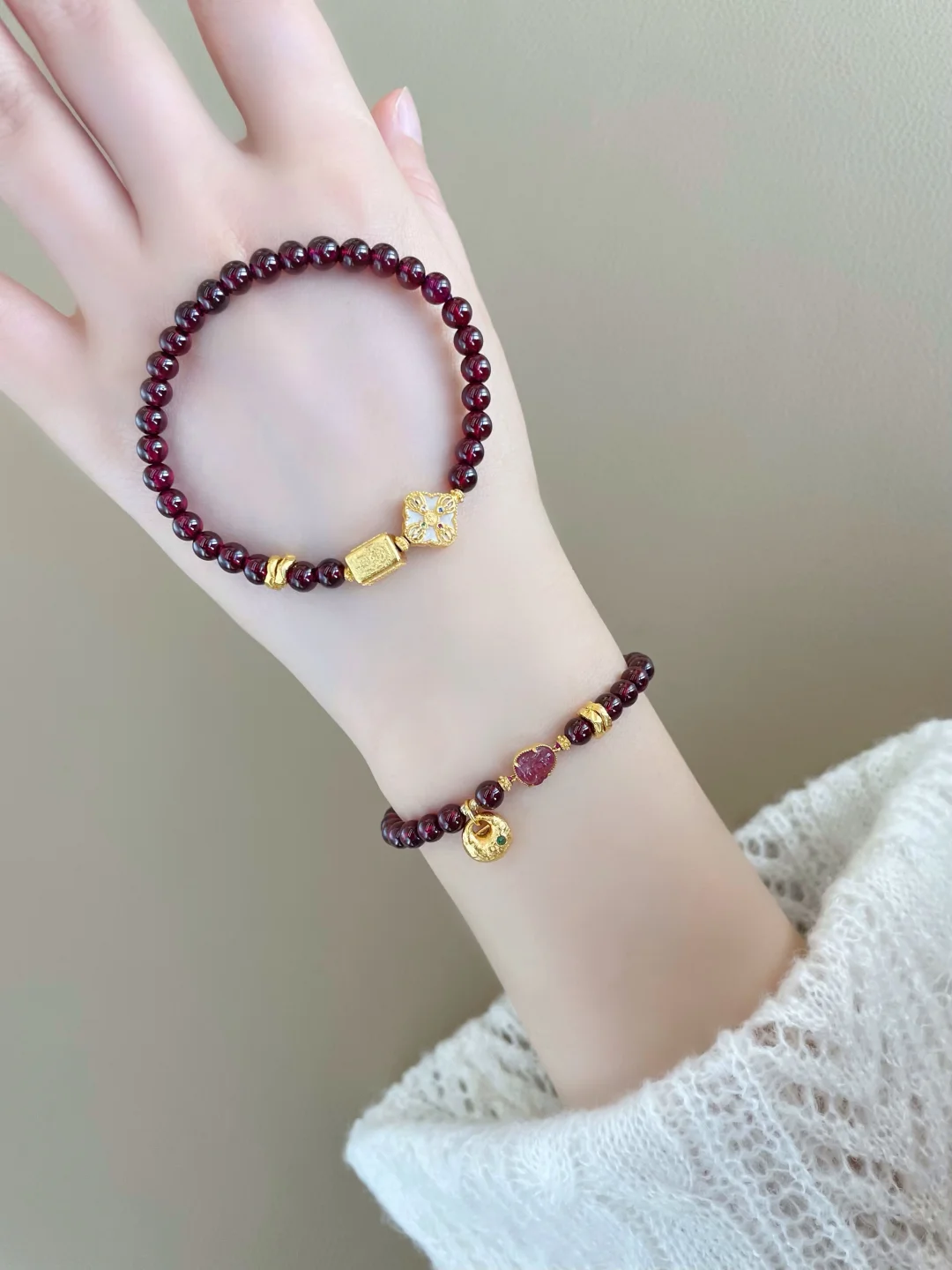 敲绝的新中式手链‼️石榴石扎基拉姆好吸💰