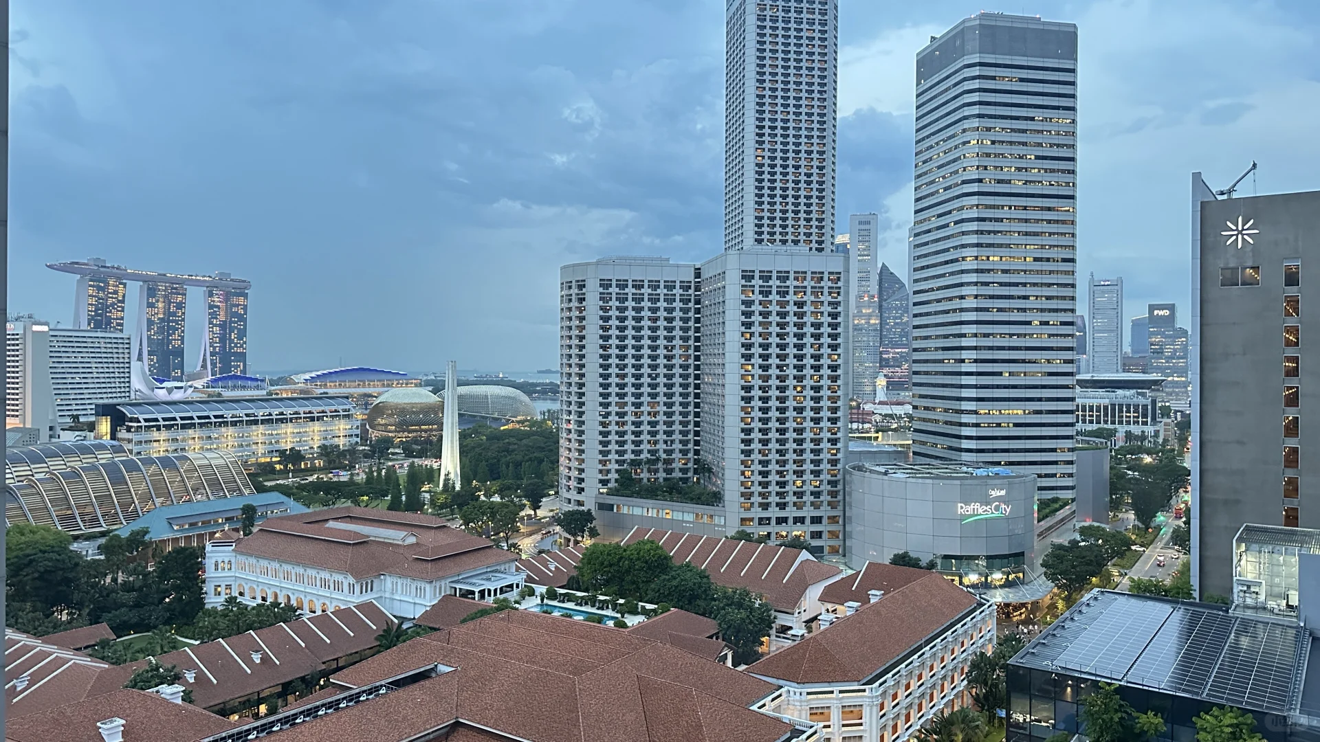 新加坡中心区全女租房间学生交通方便