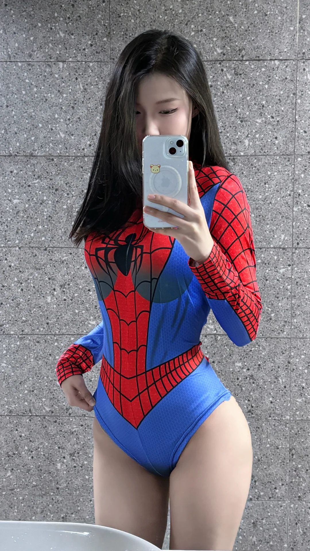 女游泳教练来了