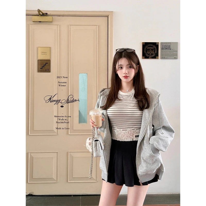 女高学院风穿搭🎒条纹卫衣配百褶裙