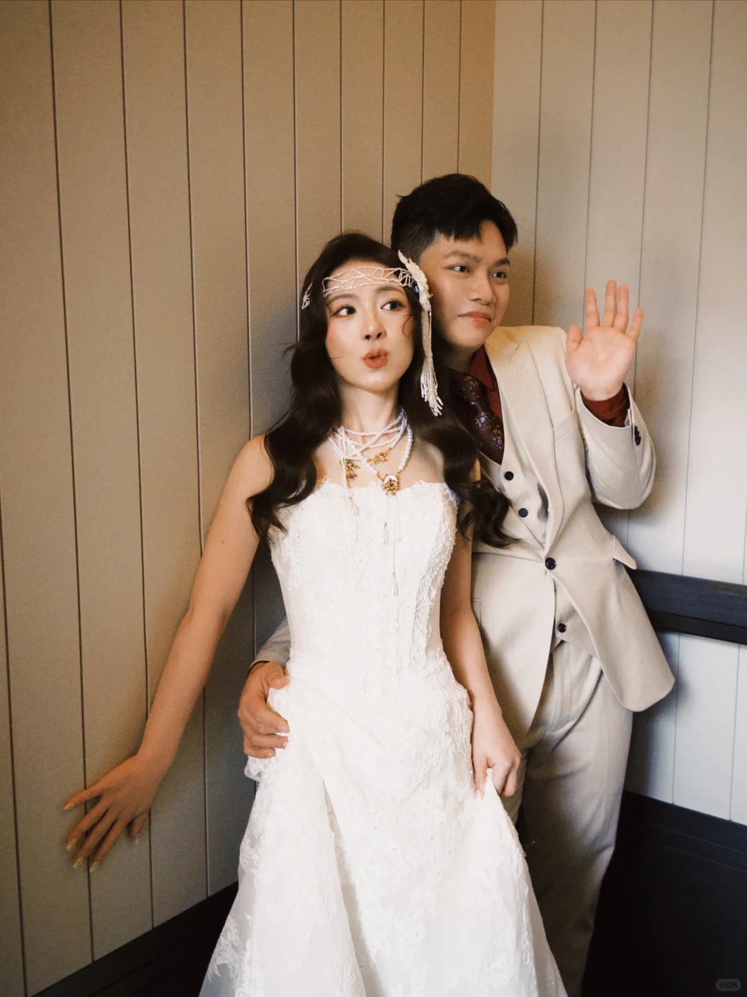 东莞婚纱礼服裙褂 婚礼 试纱 缎面蕾丝轻纱