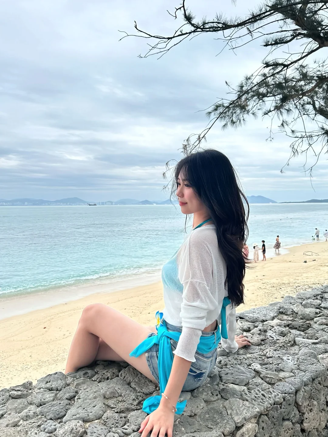 薄荷味的泳衣～在海边超自由耶✌️