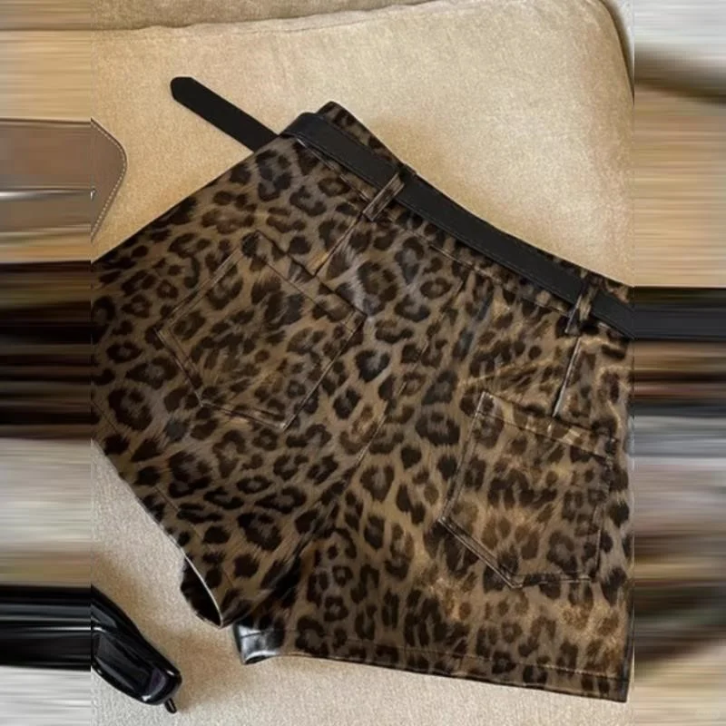 🐆豹纹PU皮热裤！小个子辣妹秋冬炸街