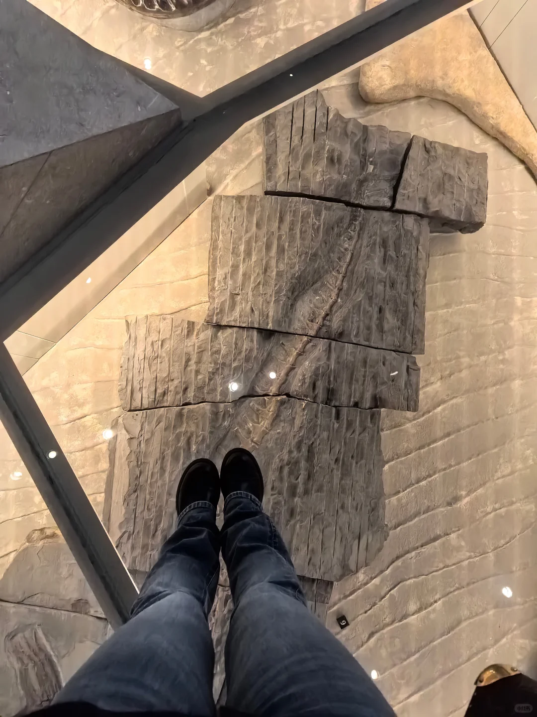 刘亦菲又寄来旅行明信片，身材好匀称！