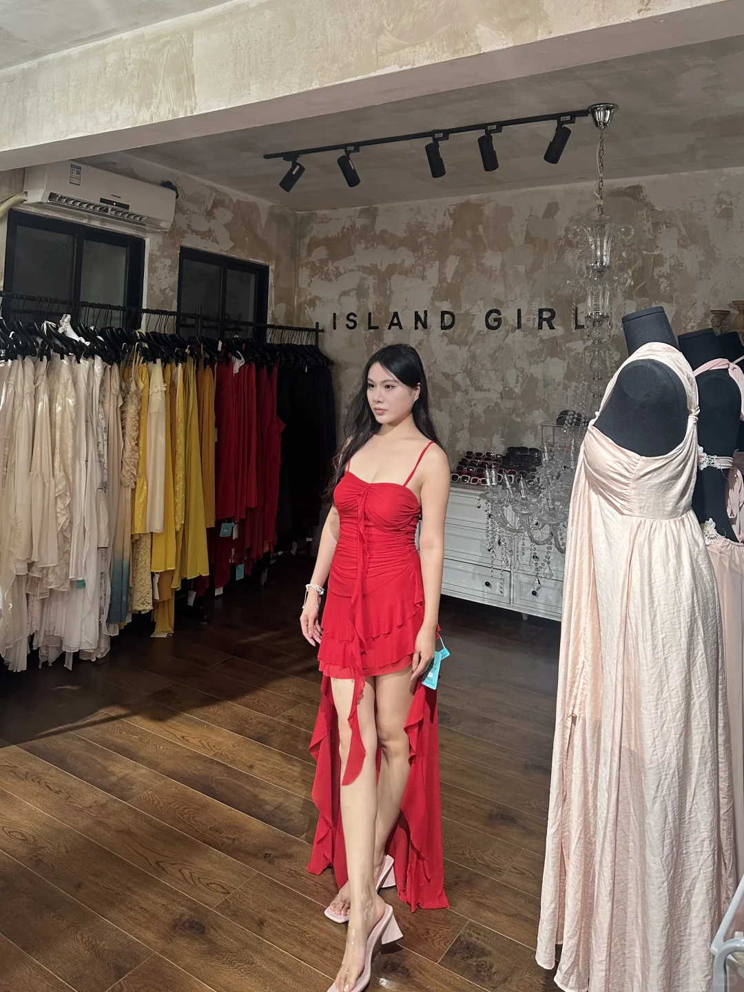 小个子姐妹（三亚出片穿搭），椰梦长廊附近