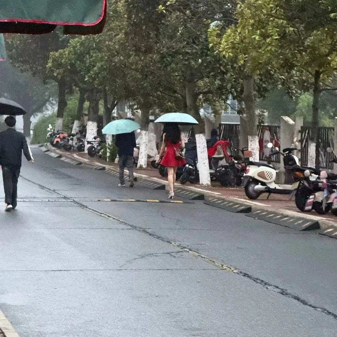 现实中你遇到过让你震撼的绝色美女素人吗