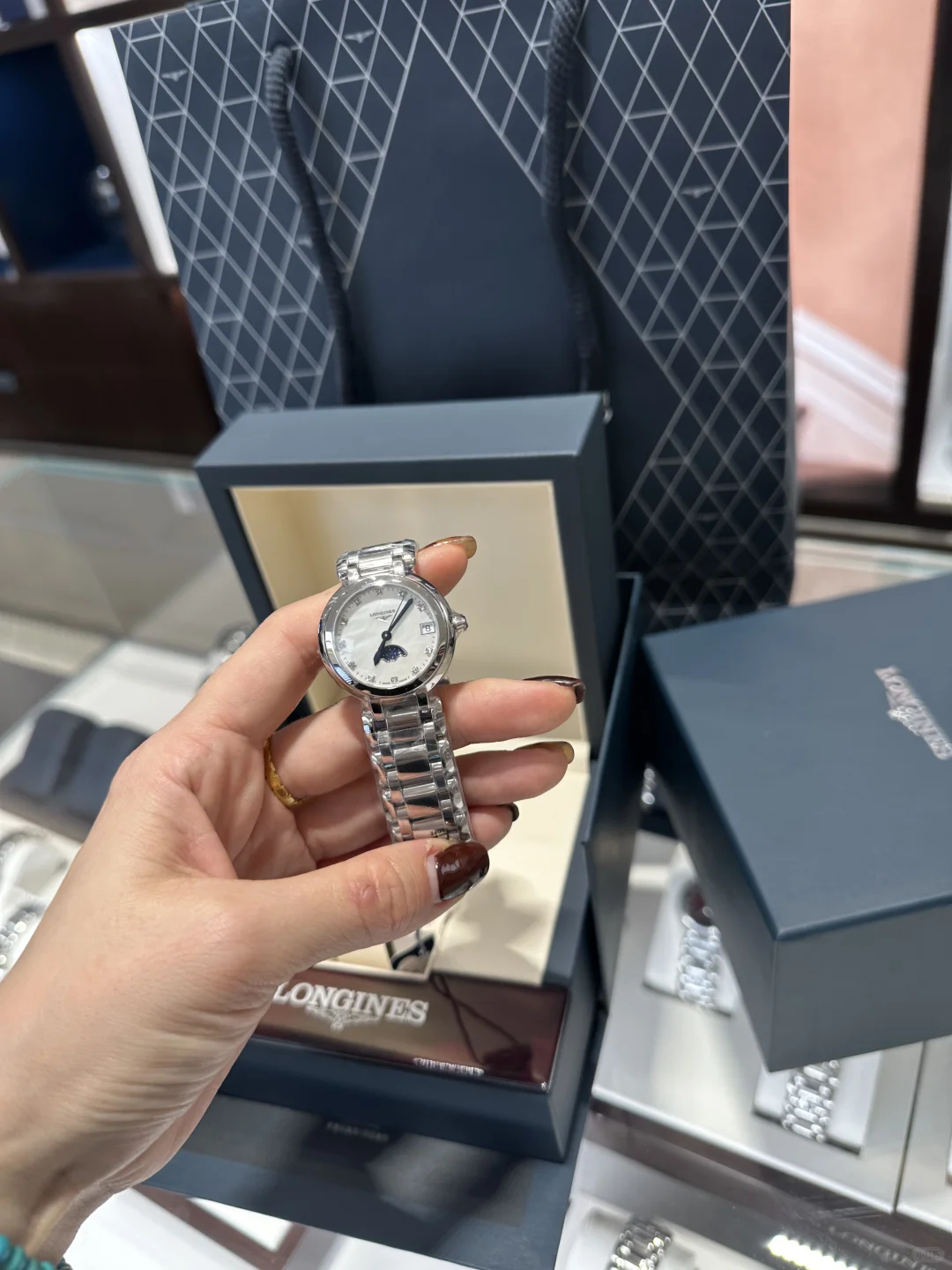 成都浪琴活动炸了，心月机械女闭眼冲！