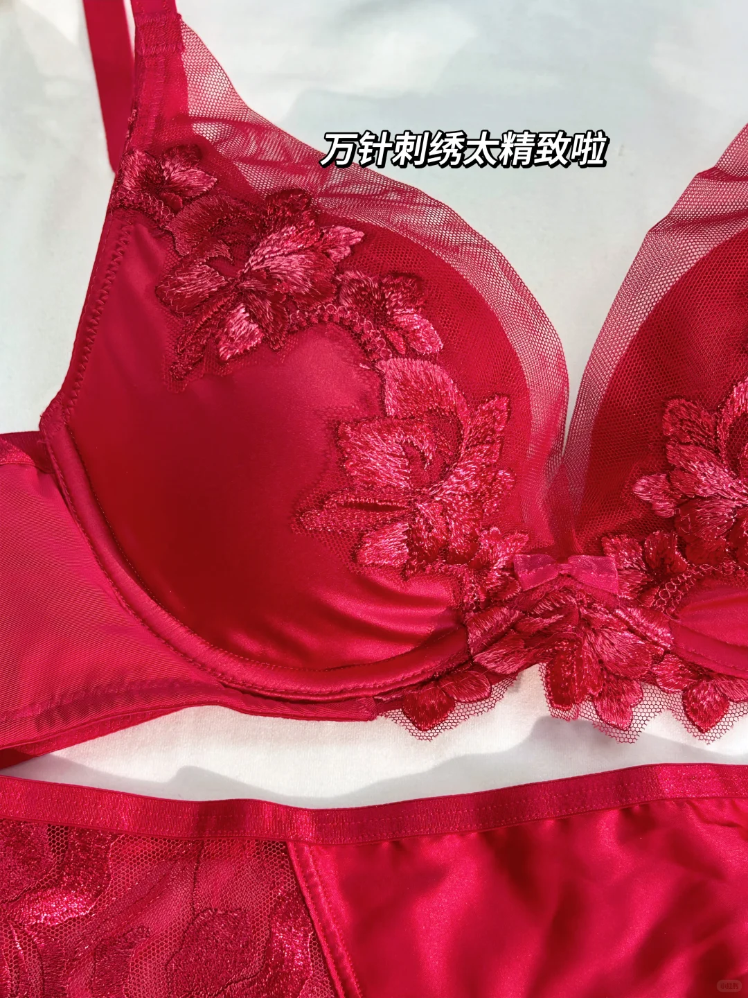 红色旺中女，给新年穿搭加一点红buff❗️