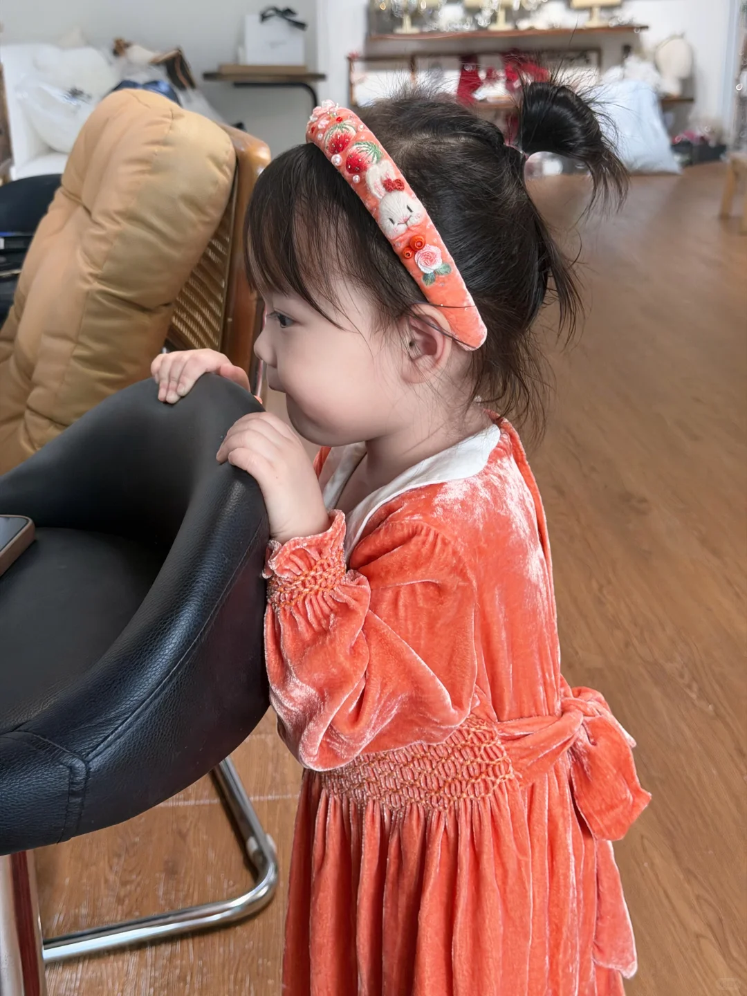 女鹅ootd 小女孩穿上桔裙子有多漂亮✨