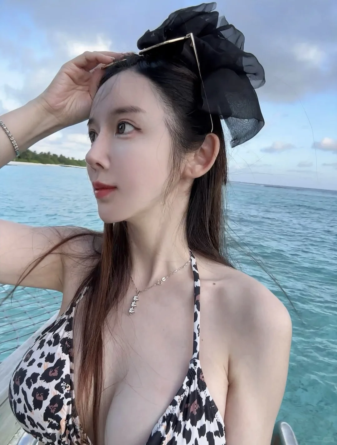 听见了吗？是心跳，还是海潮的声音。