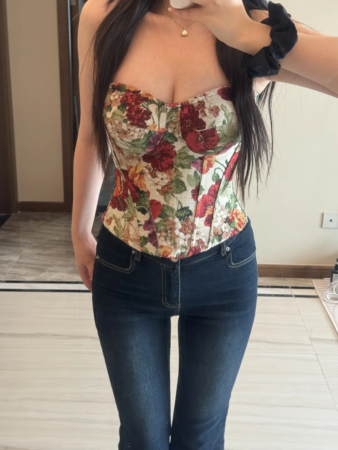 美到失语！随手拍都像大片的法式提花胸衣！