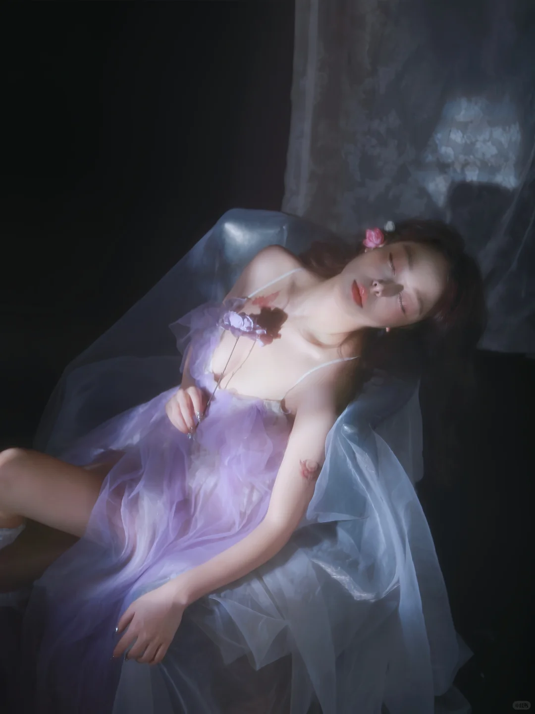 姐妹们，这组片子不算太露吧，求过