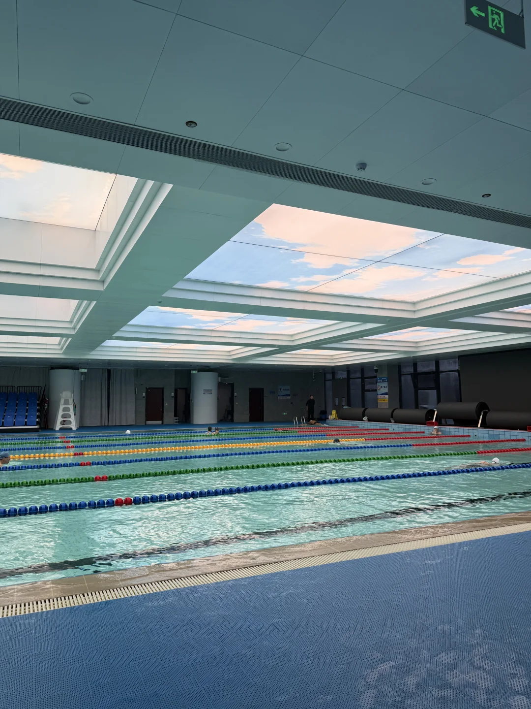 墟沟游泳女教练