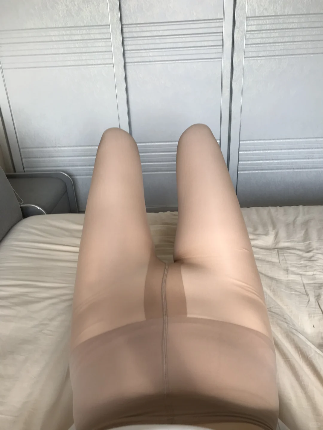 这袜子我说是真腿没人反驳吧！！！