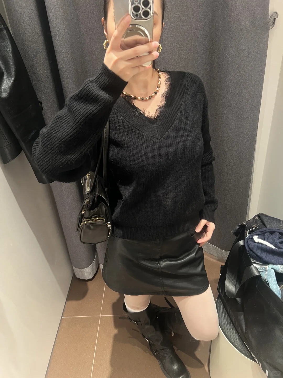 Ur|这件v领拼接蕾丝针织上衣好好看！