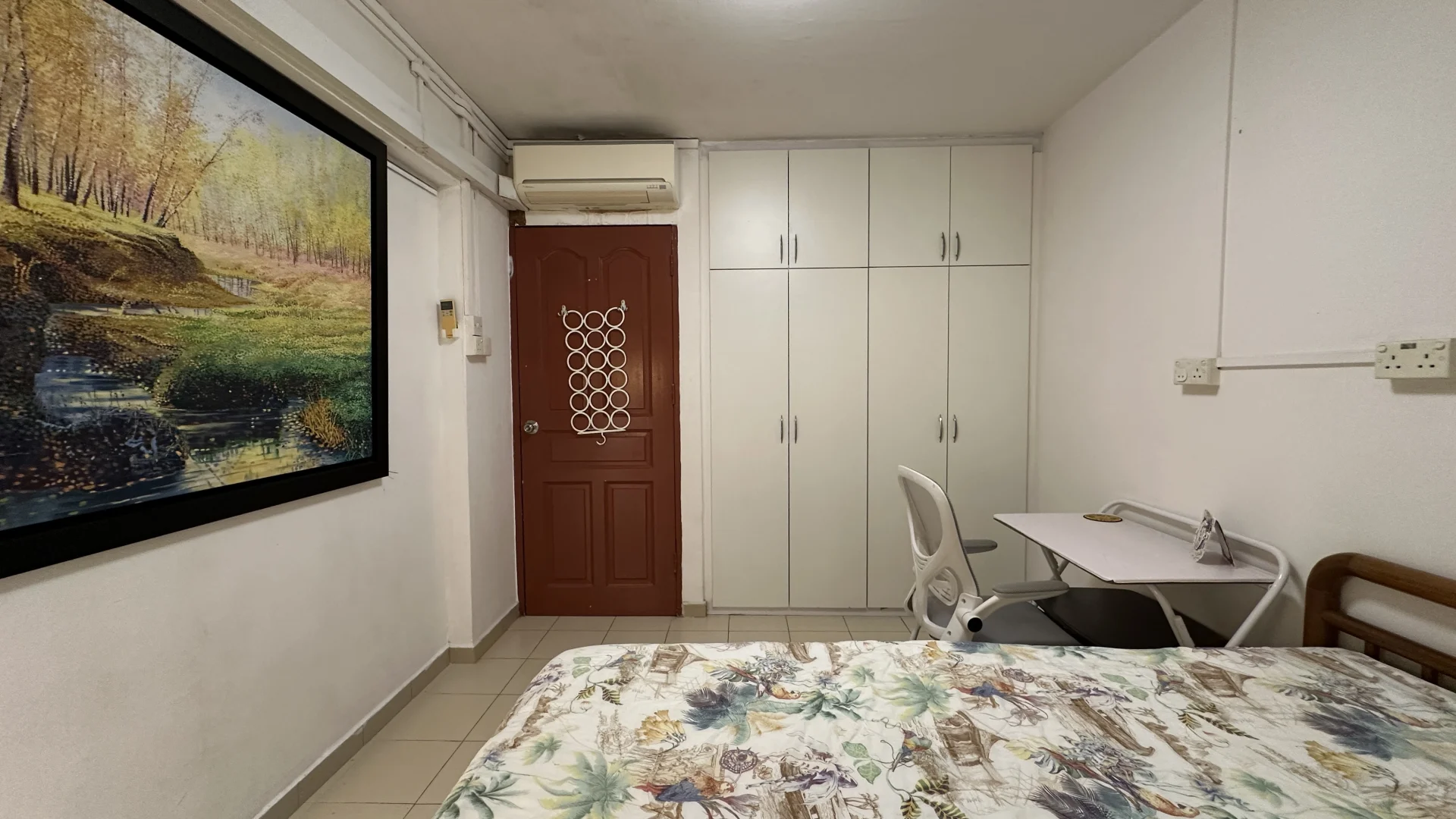 新加坡中心区全女租房间学生交通方便