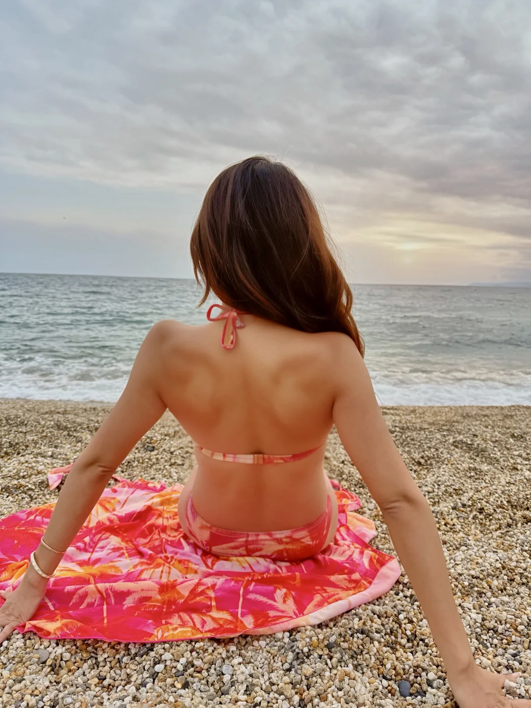 泳衣饱和度已调至100% 🌴