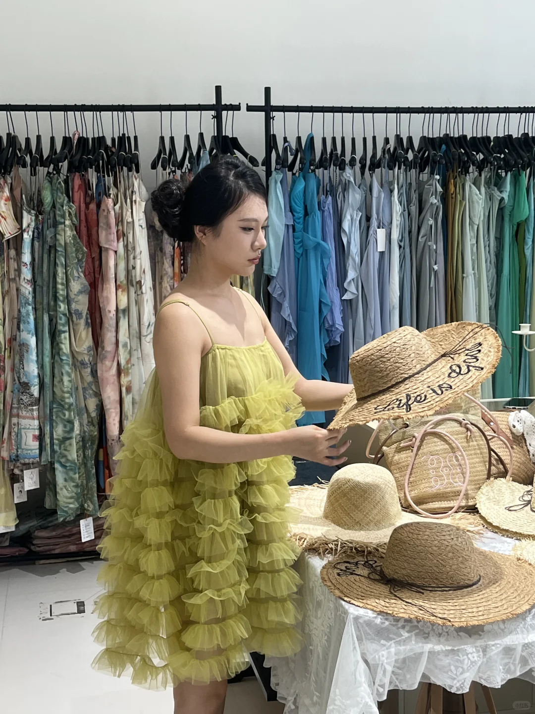 小个子姐妹（三亚出片穿搭），椰梦长廊附近