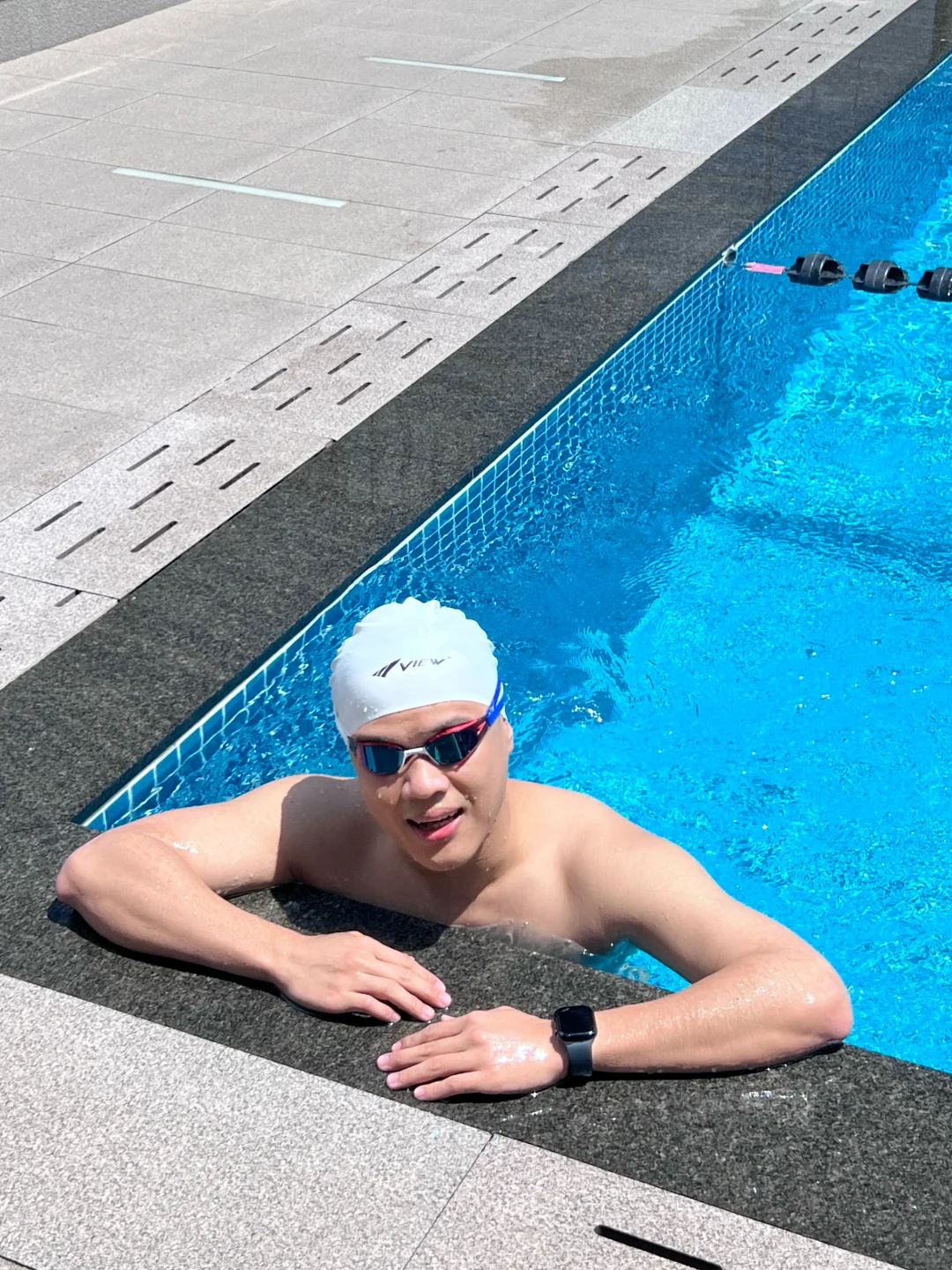 九月第1️⃣天不上班跟美女游泳