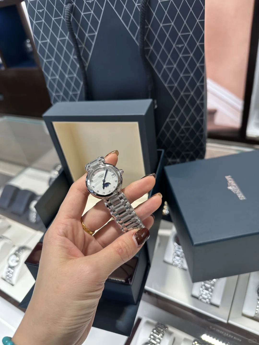 成都浪琴活动炸了，心月机械女闭眼冲！