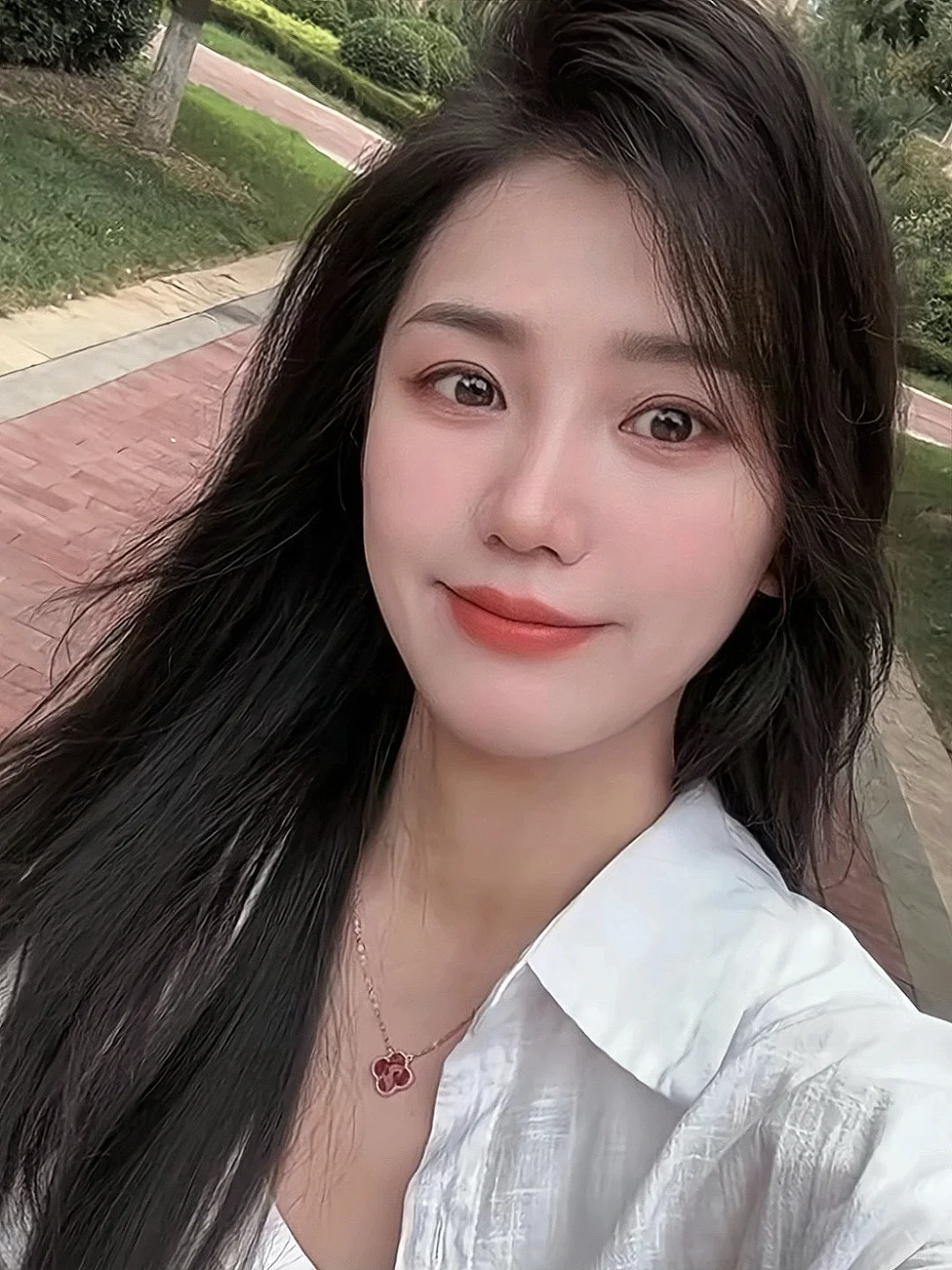 35岁老阿姨也是赶上了上海吸双下巴潮流～