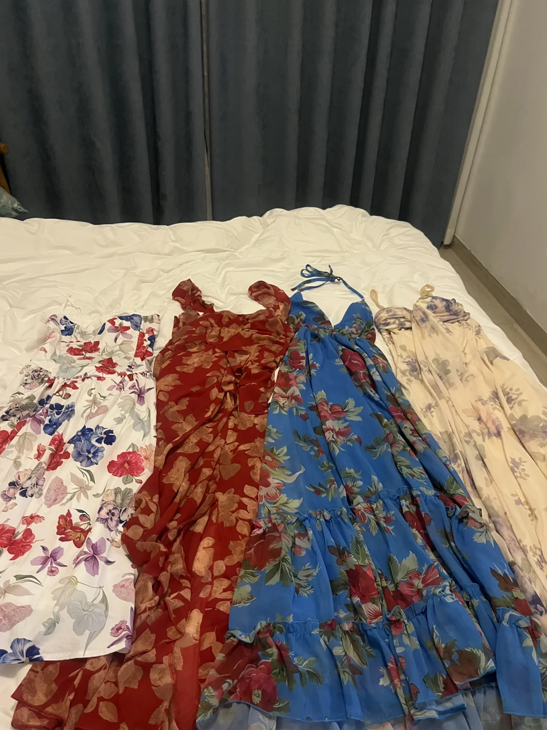 出海边次抛裙子