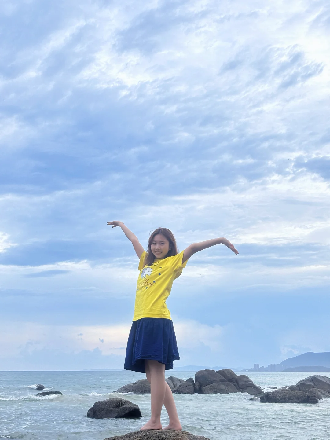 去海边衣服要穿亮爆的！☀️