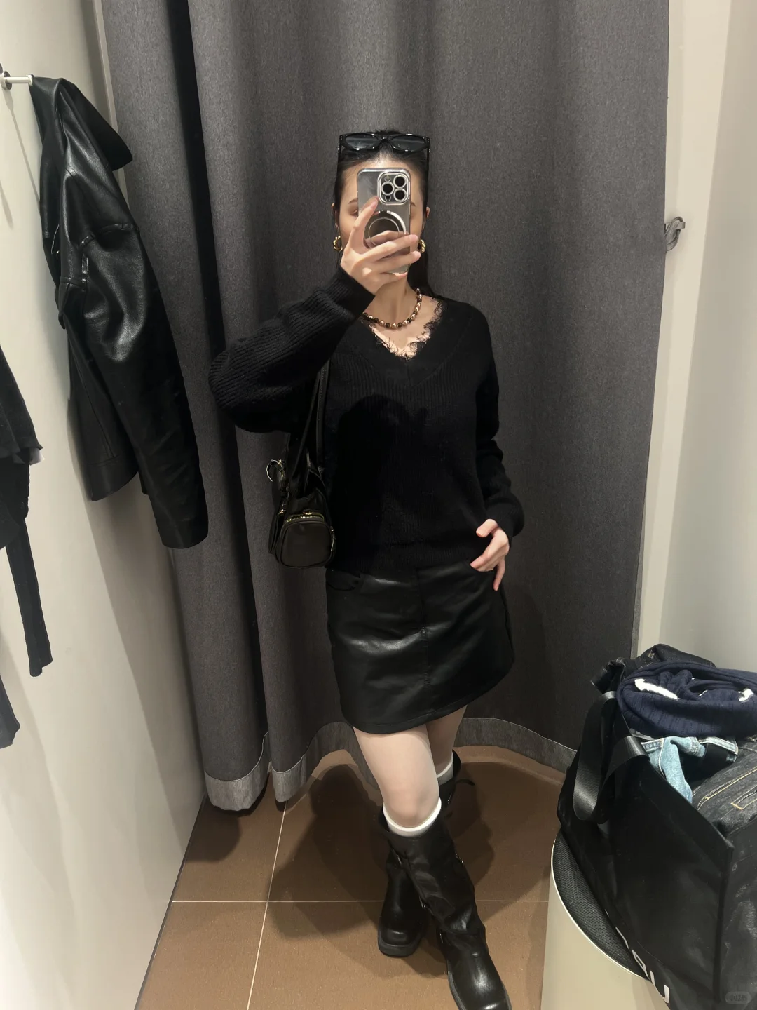 Ur|这件v领拼接蕾丝针织上衣好好看！