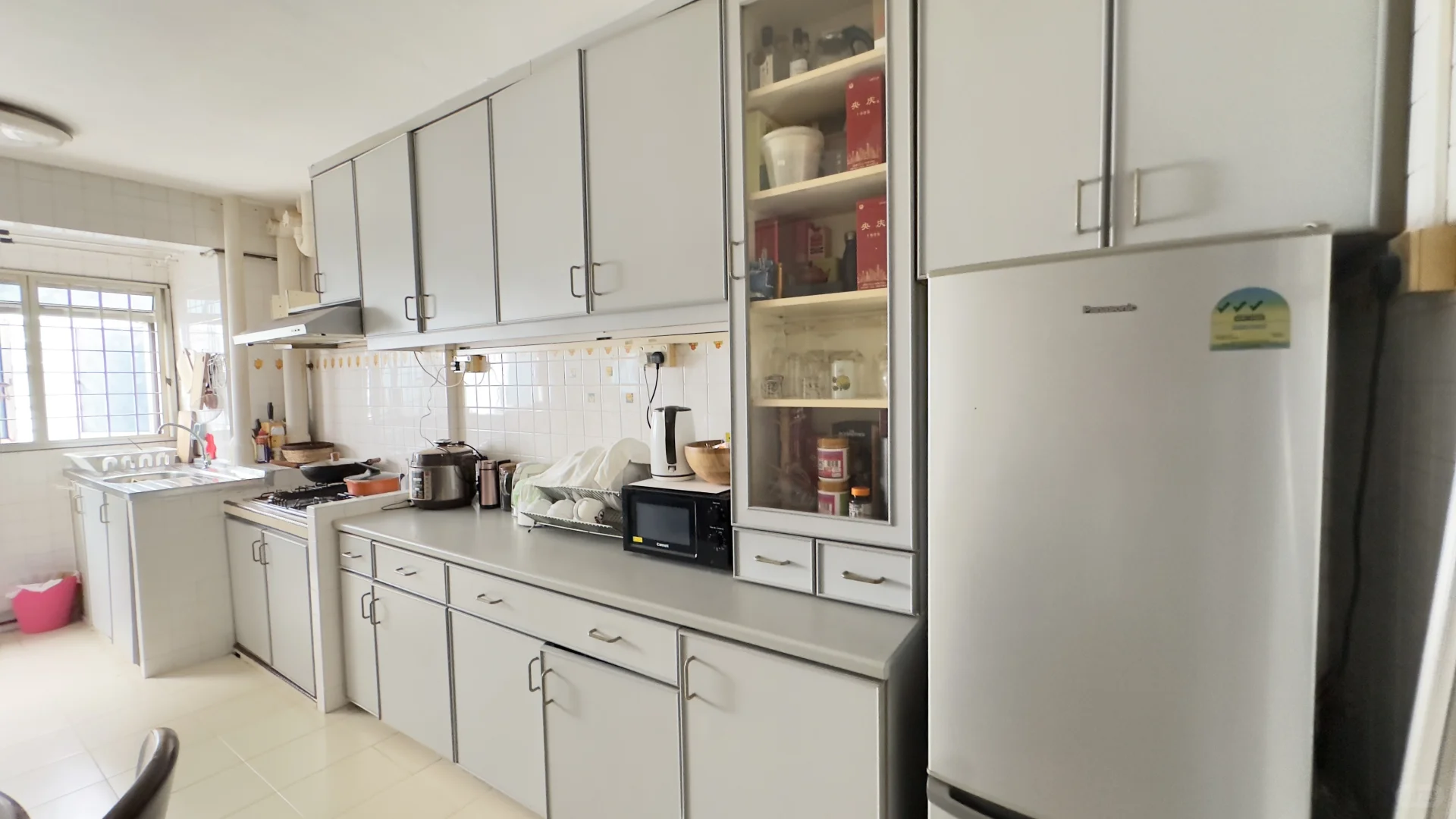 新加坡中心区全女租房间学生交通方便