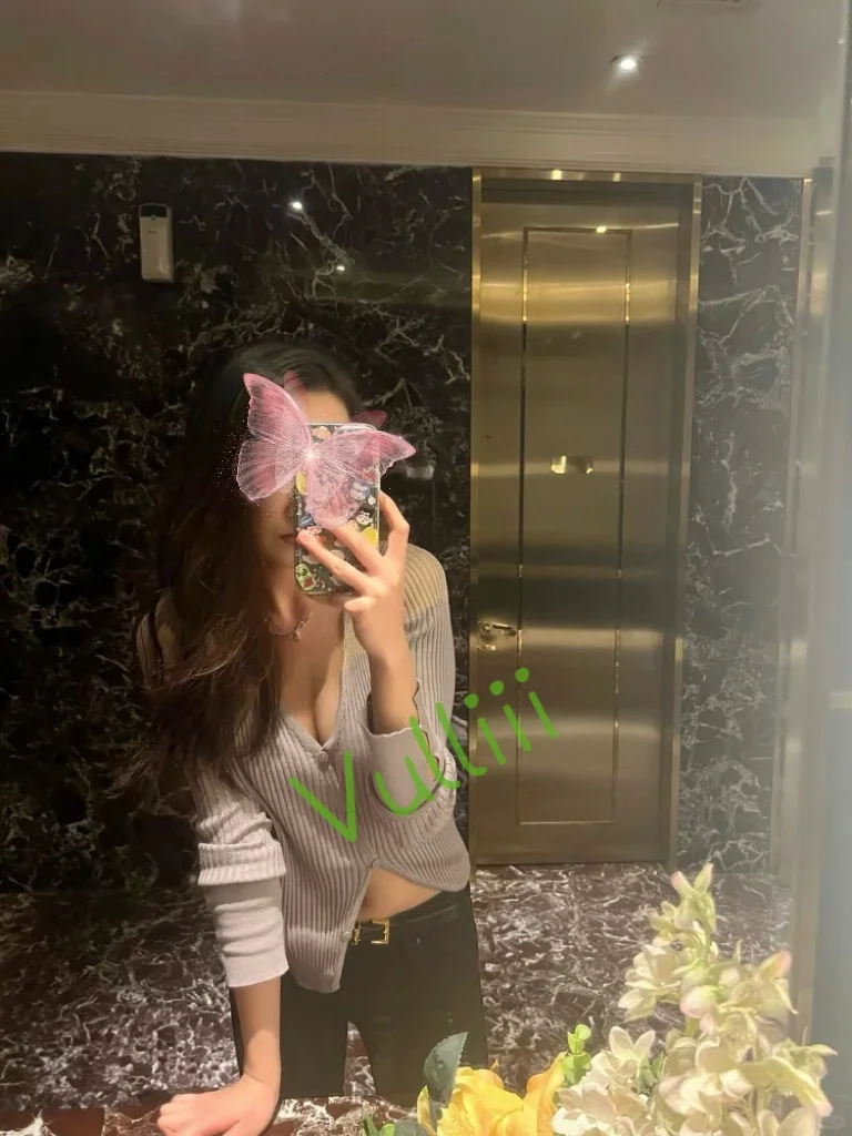 分享老婆，日常