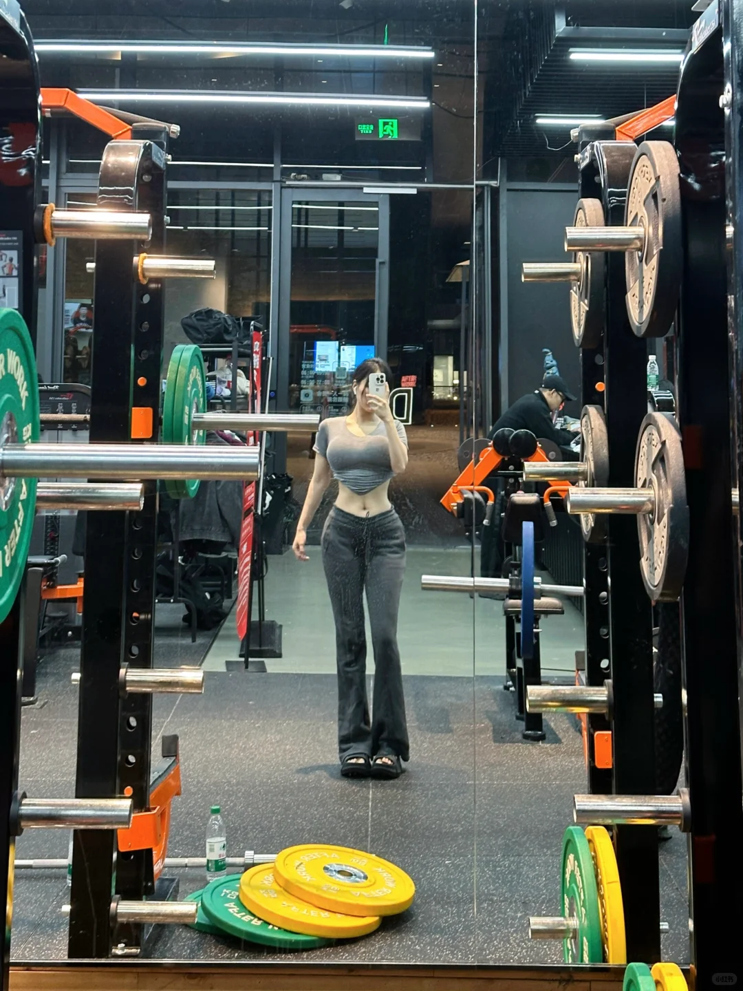 听说穿灰色更显大？