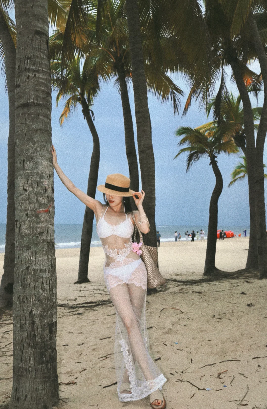 分享自然不露脸海岛拍照姿势&超出片穿搭🩵