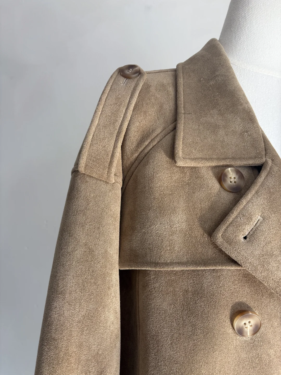 捡漏！大厂版衣，复古风收腰设计感绒外套女