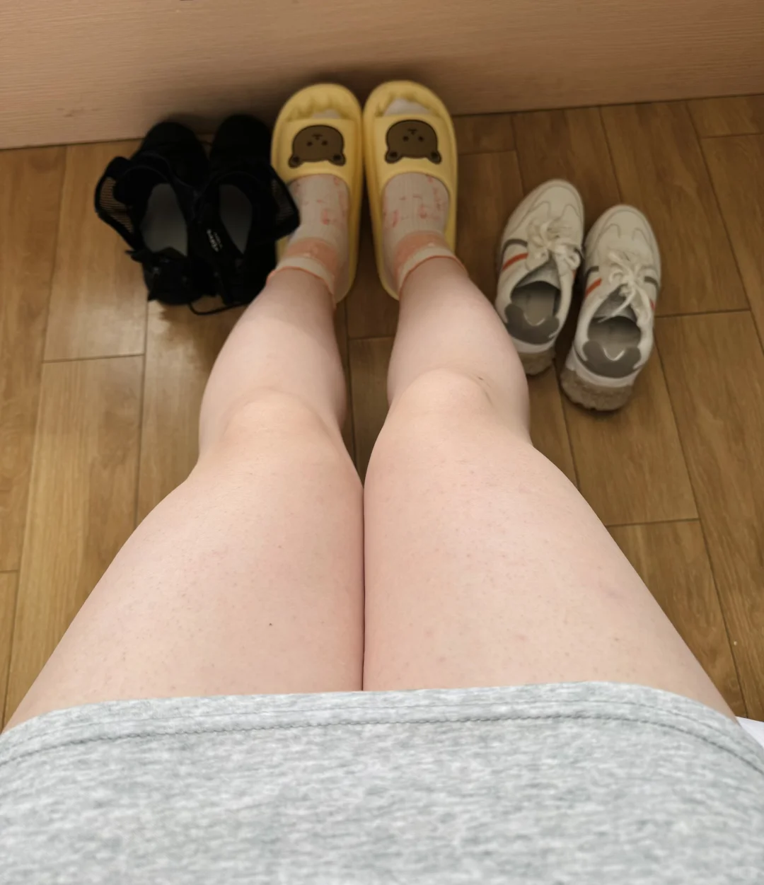 穿短裤裆部鼓鼓的，看着比男的还大