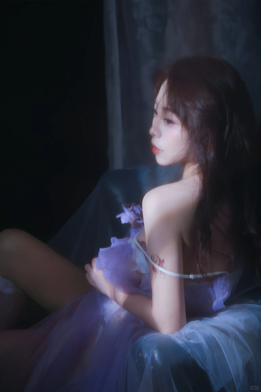 姐妹们，这组片子不算太露吧，求过