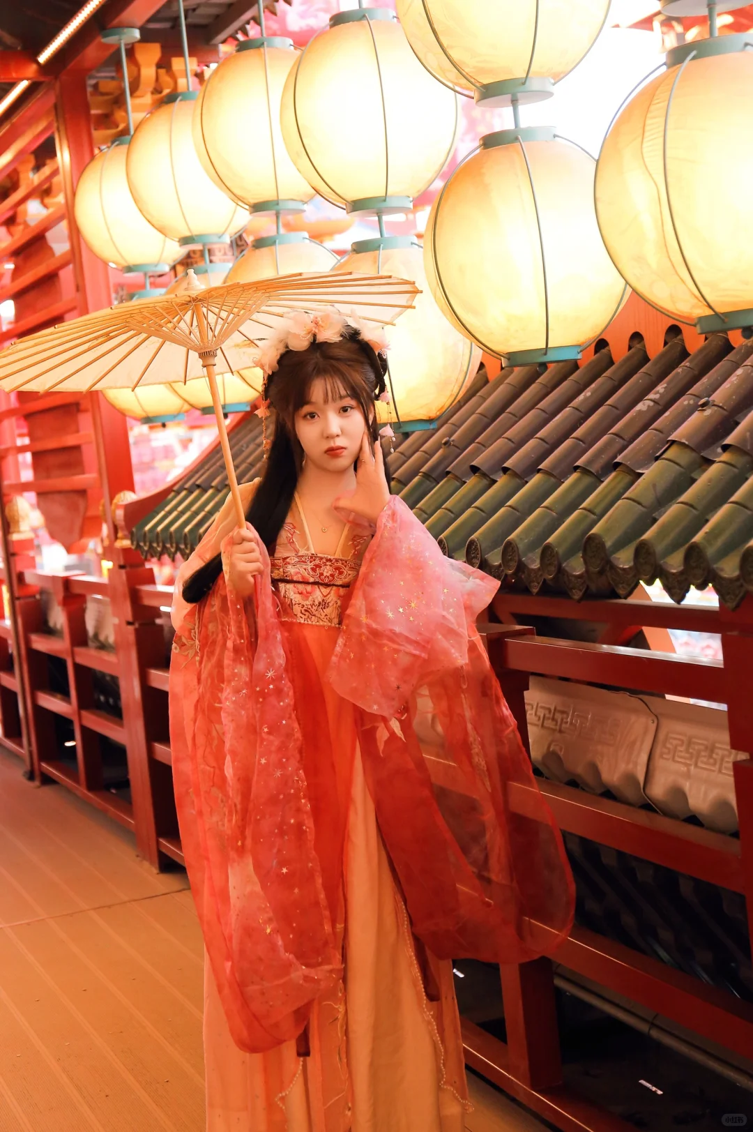 粉粉嫩嫩的古装女孩，刚满十八岁~