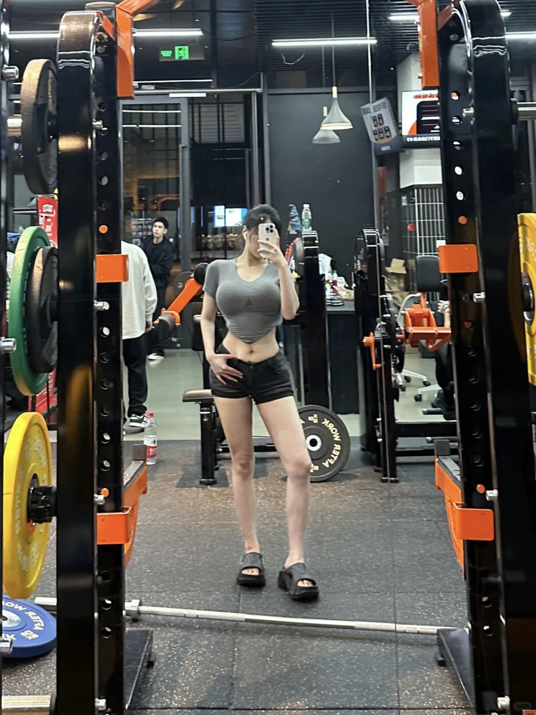 听说穿灰色更显大？